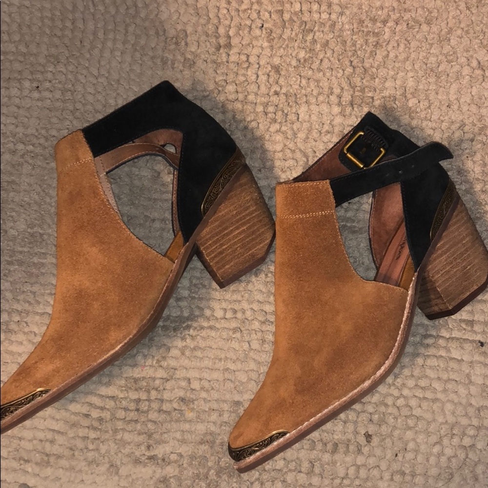 NWOT Jeffrey Campbell Coachella Festival Booties